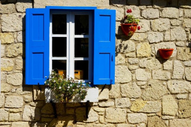 Comment réussir l'installation de vos fenêtres à PIERRES ?